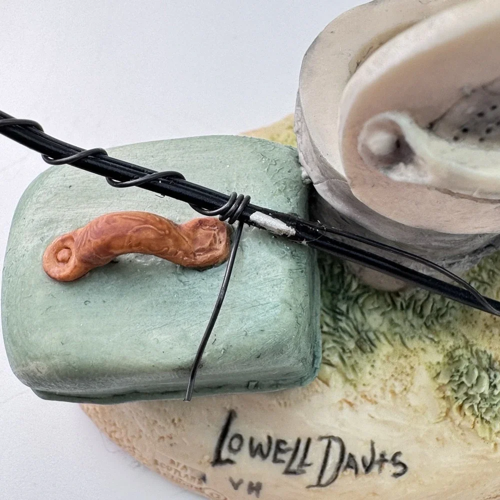 Lowell Davis Schmid COON CAPERS Figurine Racoon‎ Stealing Fish BFA Scotland EUC
